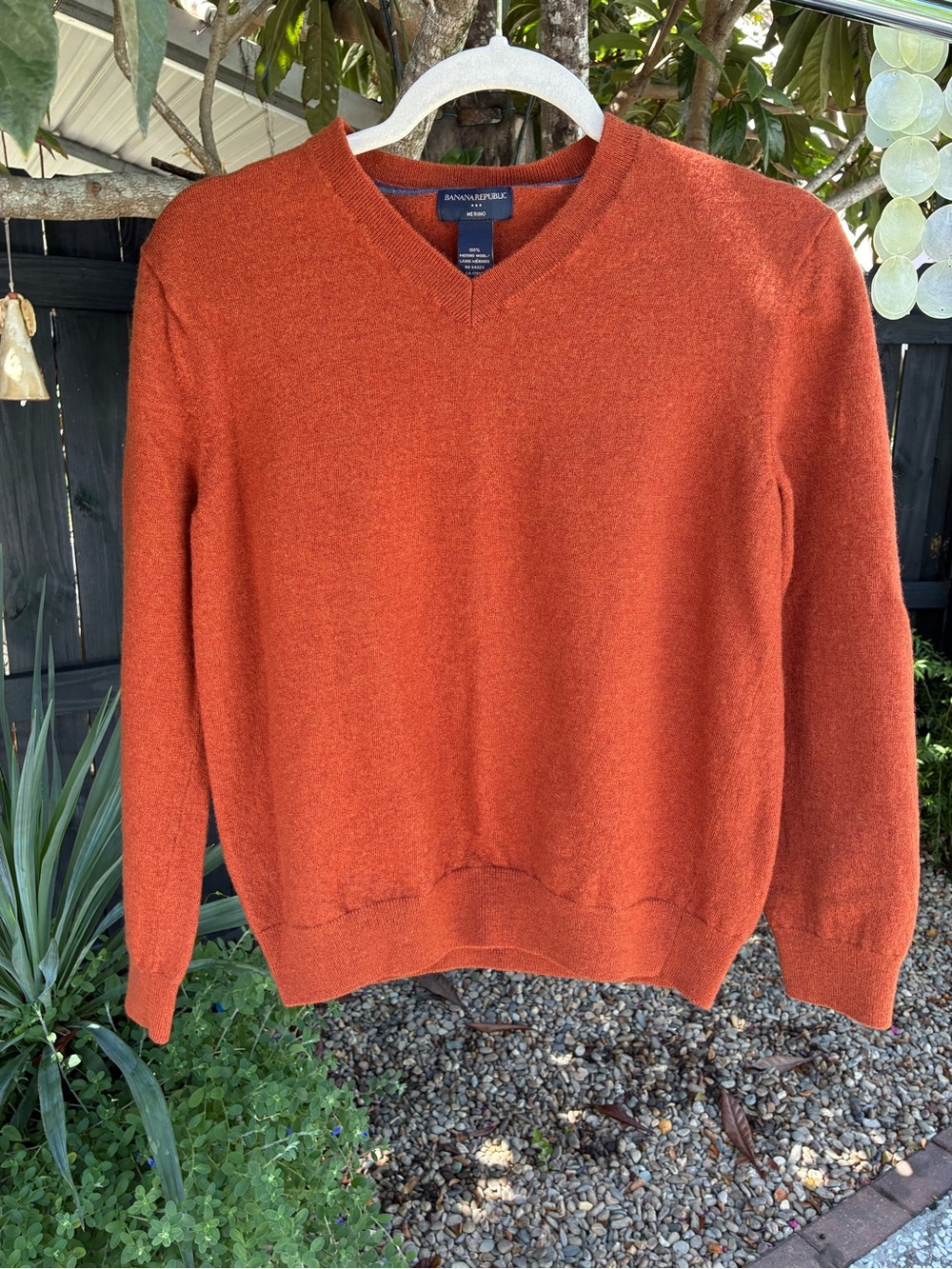 Banana Republic 100% Merino Wool V-Neck Sweater Orange SizeLarge Fall Color